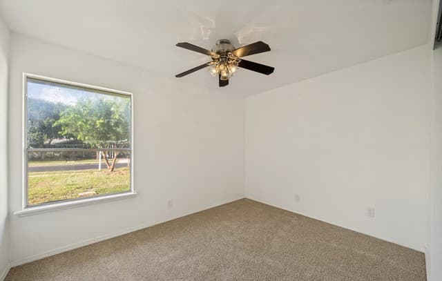 5611  Green Manor St, San Antonio, TX 78223 — photo 6