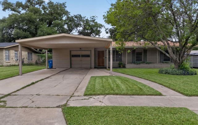 423  Craigmont Ln, San Antonio, TX 78213 — photo 19