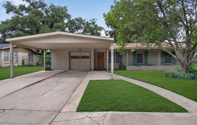 423  Craigmont Ln, San Antonio, TX 78213 — photo 3