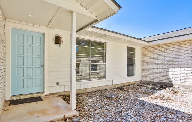131  Creekside Dr, Boerne, TX 78006 — photo 3