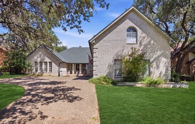 8423  Chesham, San Antonio, TX 78254 — photo 2