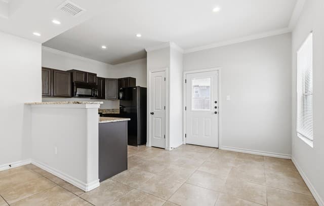 6015  Karly Way Unit 104, San Antonio, TX 78244 — photo 4