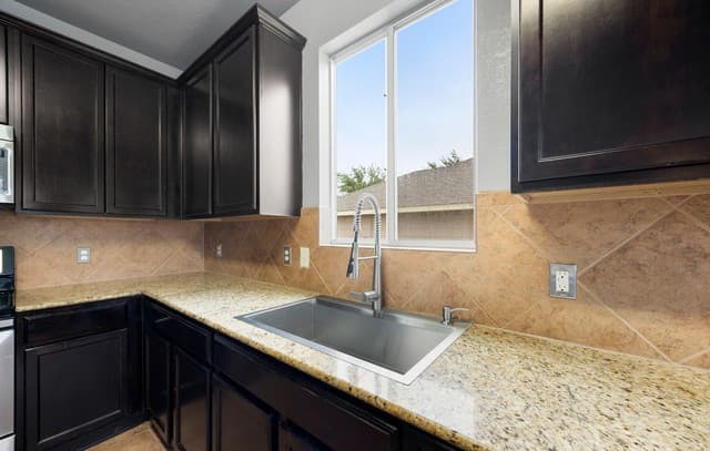 7418  Derby Vis, Selma, TX 78154 — photo 12