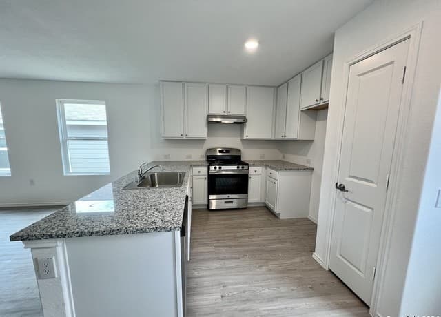10015  Kersey Ml, San Antonio, TX 78224 — photo 13