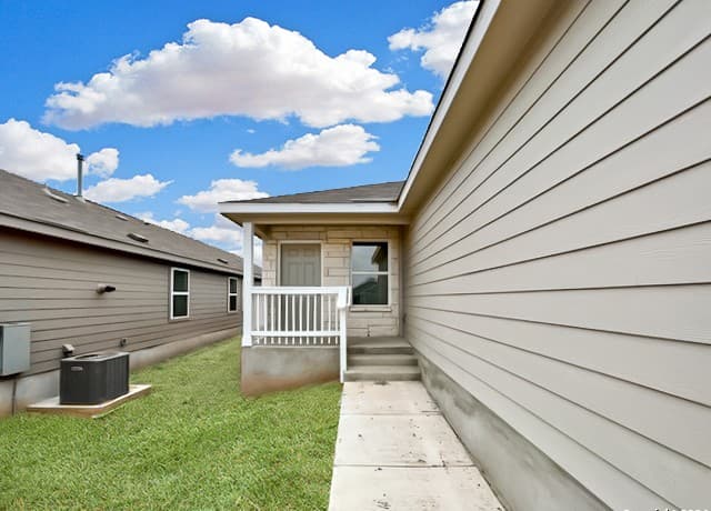 10015  Kersey Ml, San Antonio, TX 78224 — photo 2