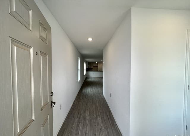 10015  Kersey Ml, San Antonio, TX 78224 — photo 4