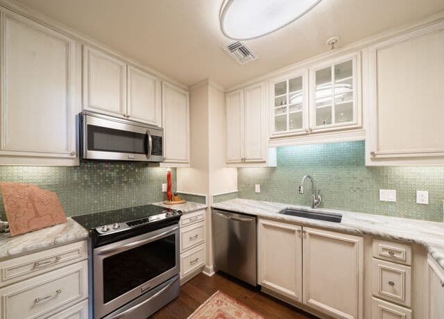 1  Towers Park Lane Unit 702, San Antonio, TX 78209 — photo 8