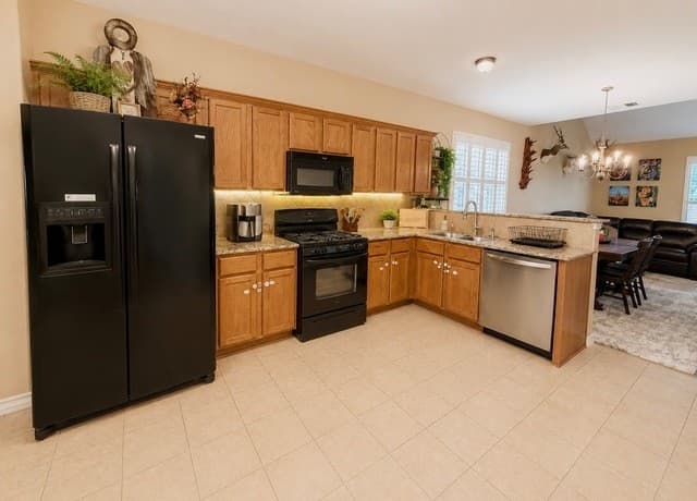 1848  Lost Trail, Pleasanton, TX 78064 — photo 2