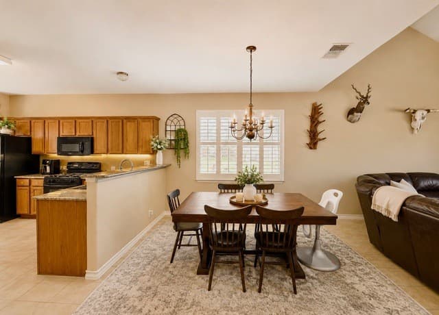 1848  Lost Trail, Pleasanton, TX 78064 — photo 3