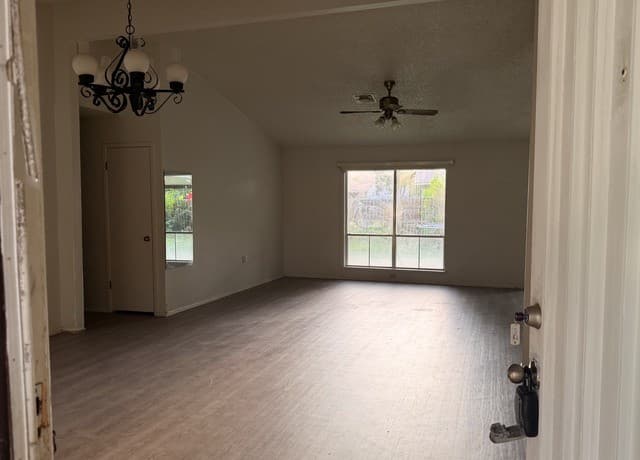 12723  La Quinta, San Antonio, TX 78233 — photo 3
