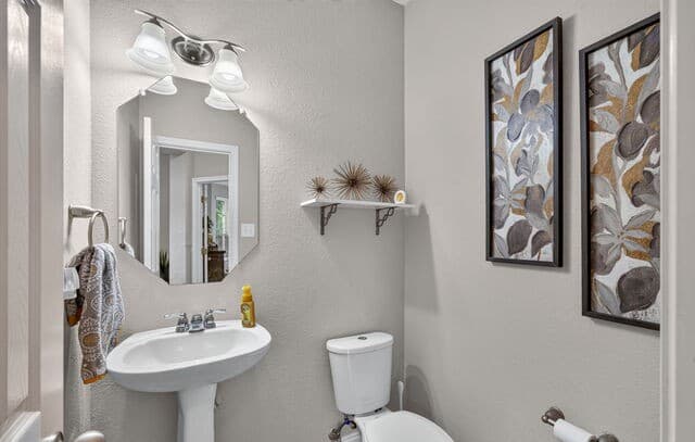 3319  Valley Crk, San Antonio, TX 78261 — photo 16