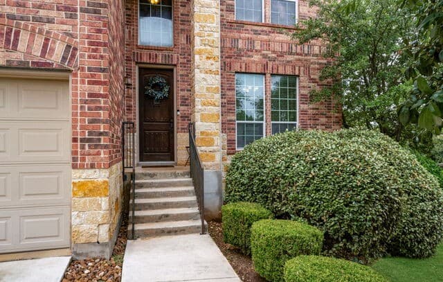 3319  Valley Crk, San Antonio, TX 78261 — photo 2