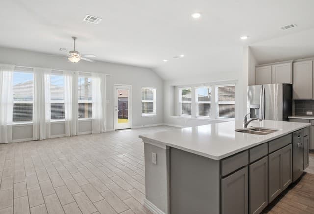253 Holland Park