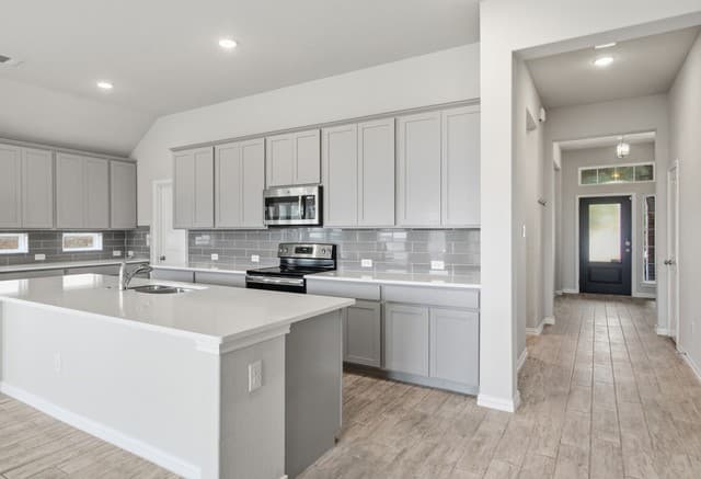 253  Holland Park, Schertz, TX 78108 — photo 10