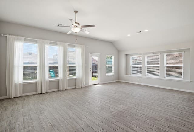 253  Holland Park, Schertz, TX 78108 — photo 5