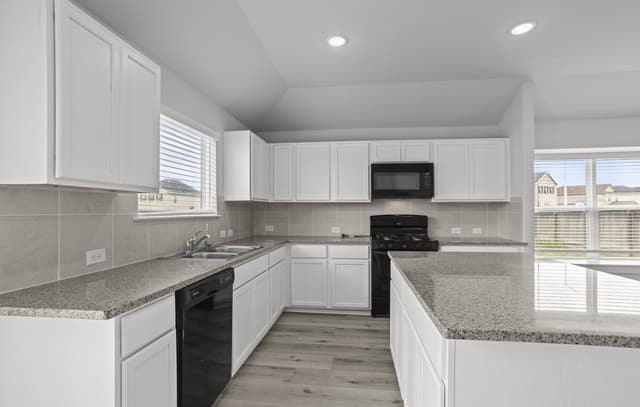 4837  Park Gln, Marion, TX 78124 — photo 10