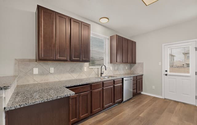 10423  Green Prairie, San Antonio, TX 78223 — photo 8