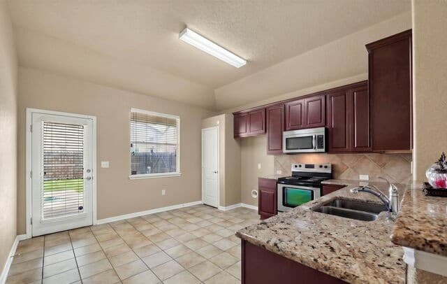 2119  Catfish Pond, San Antonio, TX 78224 — photo 9