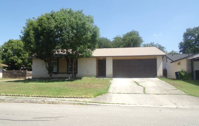 10511  Cherry Laurel, San Antonio, TX 78245 — photo 2