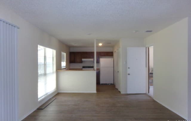 10511  Cherry Laurel, San Antonio, TX 78245 — photo 4