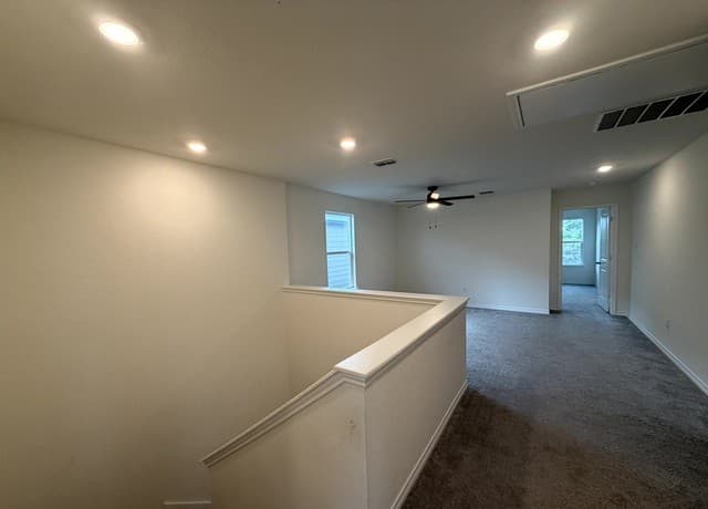 4554  Otra Otra Dr, San Antonio, TX 78222 — photo 11