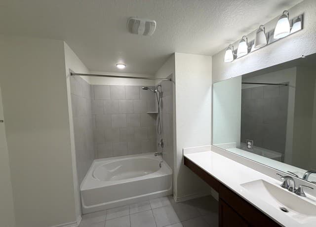 4554  Otra Otra Dr, San Antonio, TX 78222 — photo 17
