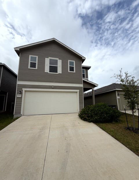4554  Otra Otra Dr, San Antonio, TX 78222 — photo 3