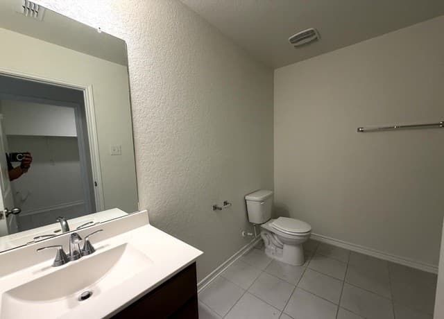 4554  Otra Otra Dr, San Antonio, TX 78222 — photo 4