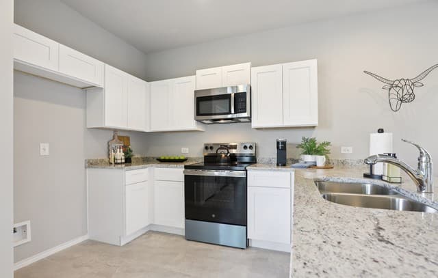 8611  Valentina Way Unit 101, San Antonio, TX 78245 — photo 13