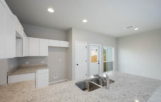 8611  Valentina Way Unit 101, San Antonio, TX 78245 — photo 23