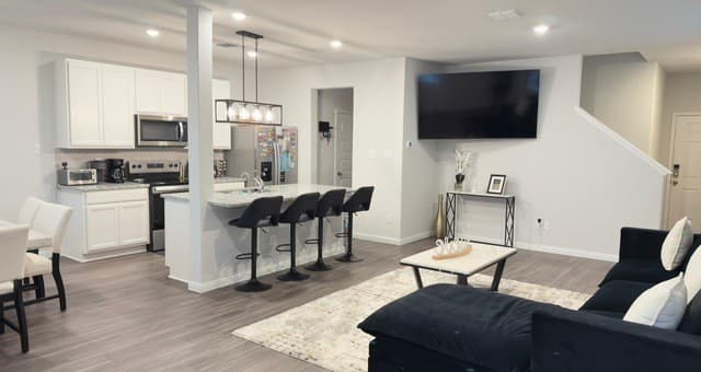 4211  Wichita Woods, San Antonio, TX 78245 — photo 2