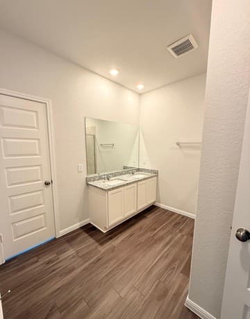 4211  Wichita Woods, San Antonio, TX 78245 — photo 8