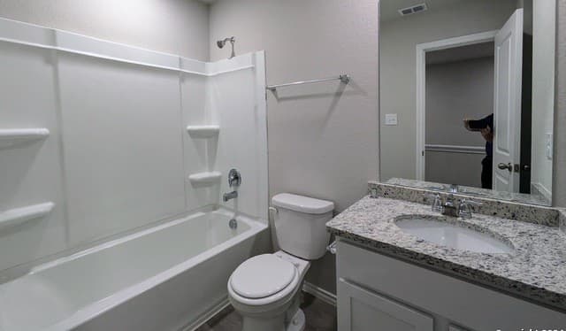 5330  Lisa Pt Unit 104, Converse, TX 78152 — photo 20