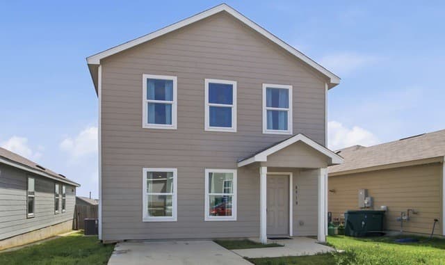 8918 Solar Cove