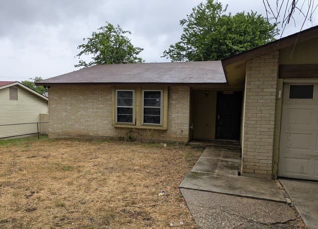 7681  Tarrasa, San Antonio, TX 78239 — photo 2