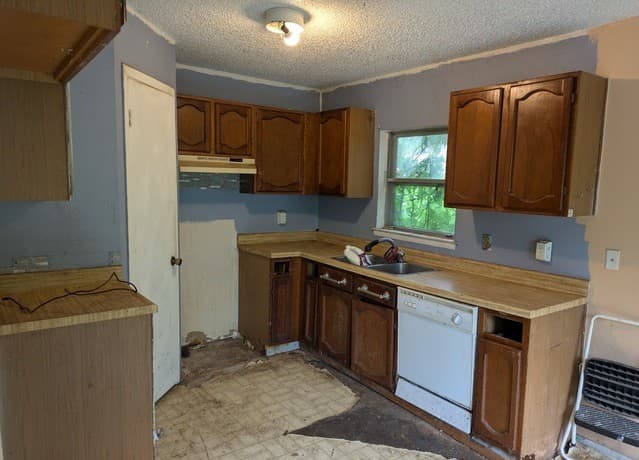 7681  Tarrasa, San Antonio, TX 78239 — photo 6