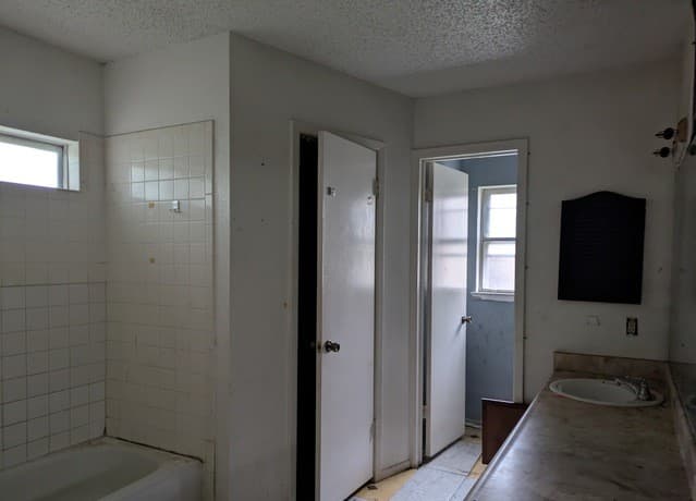 7681  Tarrasa, San Antonio, TX 78239 — photo 7