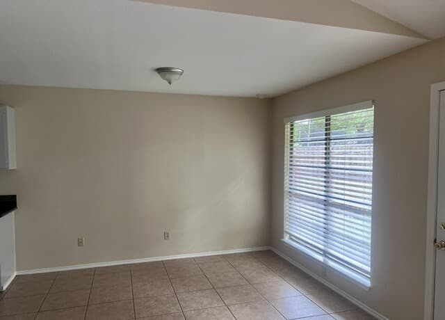 2847  Burning Rock St, San Antonio, TX 78247 — photo 10