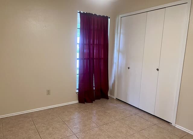 2847  Burning Rock St, San Antonio, TX 78247 — photo 13