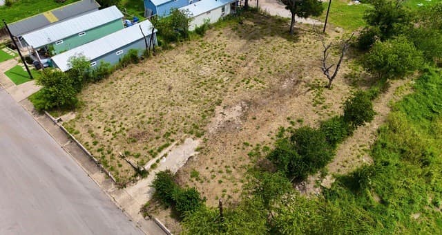 1720 W Salinas, San Antonio, TX 78207 — photo 12