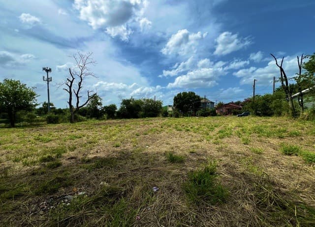 1720 W Salinas, San Antonio, TX 78207 — photo 2