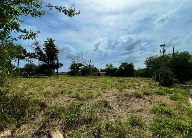 1720 W Salinas, San Antonio, TX 78207 — photo 4