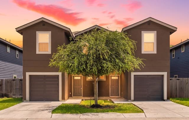 7002 Lakeview