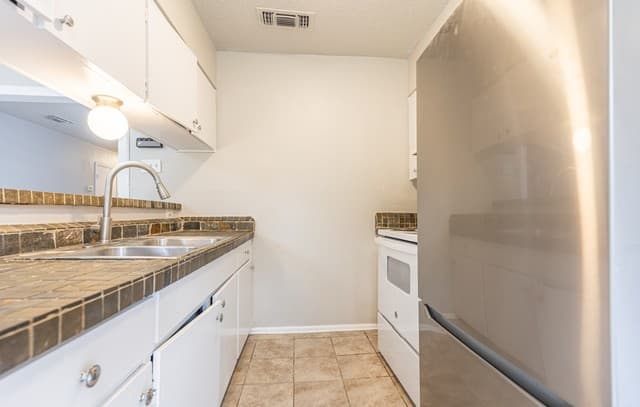 2306  Fairhill St, San Antonio, TX 78228 — photo 13