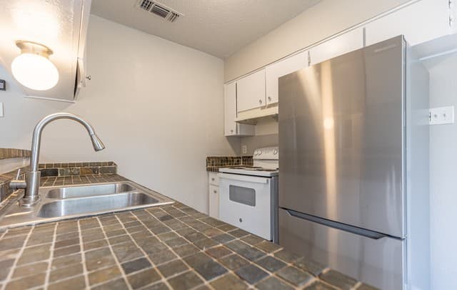 2306  Fairhill St, San Antonio, TX 78228 — photo 15