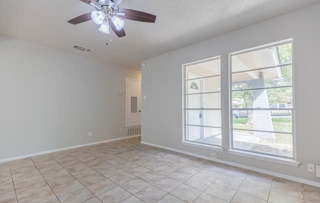 2306  Fairhill St, San Antonio, TX 78228 — photo 6