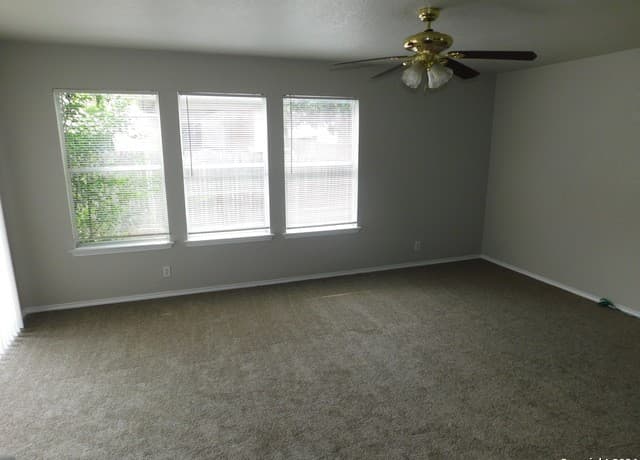 8014  Braes Run, San Antonio, TX 78254 — photo 4