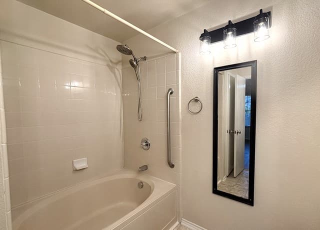 6726  Benke Farm, San Antonio, TX 78239 — photo 16