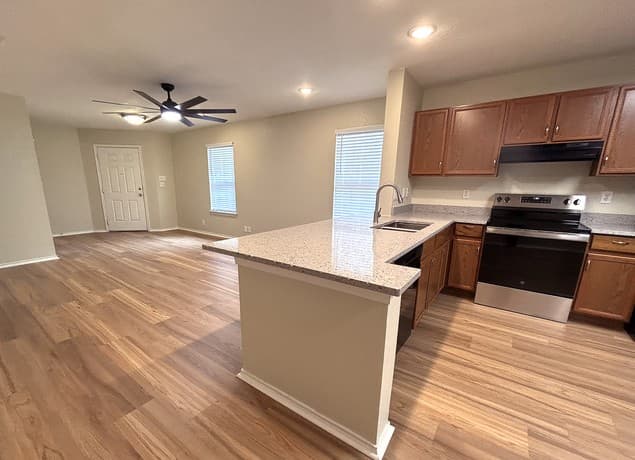 6726  Benke Farm, San Antonio, TX 78239 — photo 2
