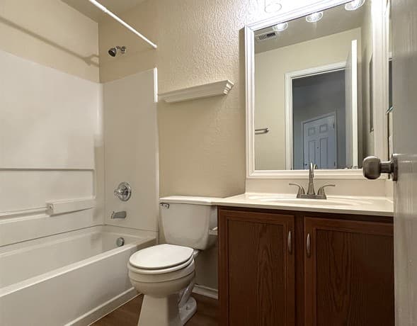 6726  Benke Farm, San Antonio, TX 78239 — photo 9